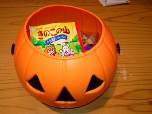 お菓子食べ放題（豚まん買ってね♪）