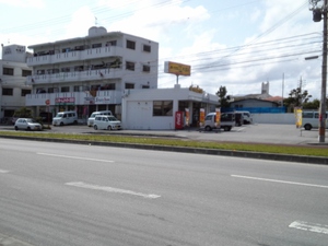 向かいにはCoCo壱番屋